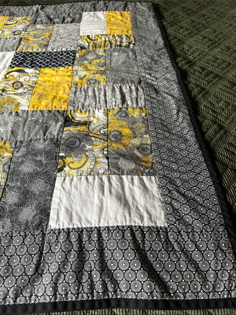 Handmade Quilt - Picture 2 of 4